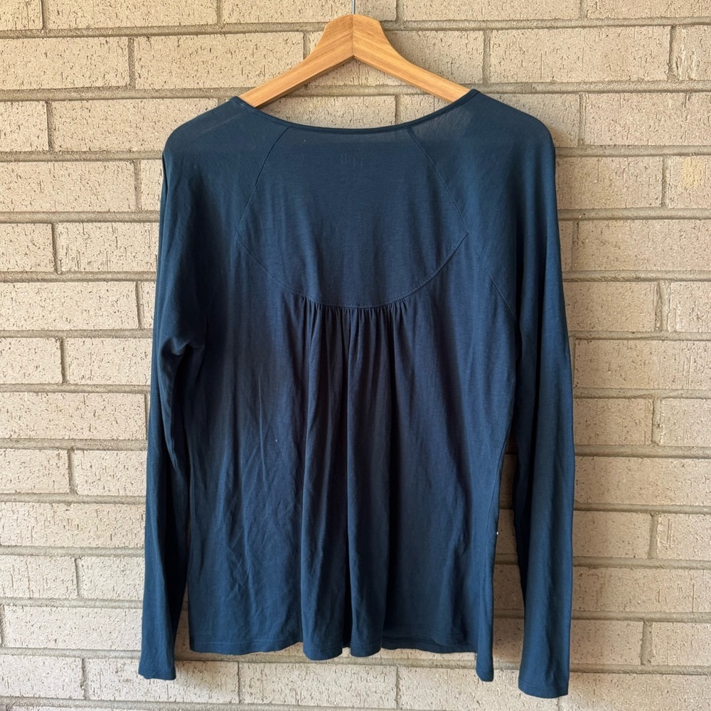 J. Jill Women's Navy Featherweight Cardigan Button Down - Picture 3 of 3
